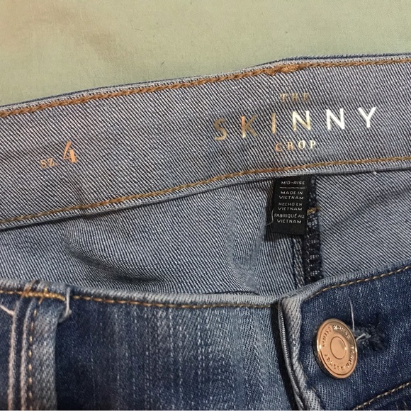 Mid Rise Skinny Crop w Pearl Ankle Accents, White House Black Market Size 4 - Picture 6 of 7